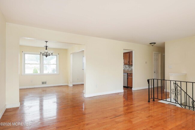 Building Photo - 17 Wisteria Pl