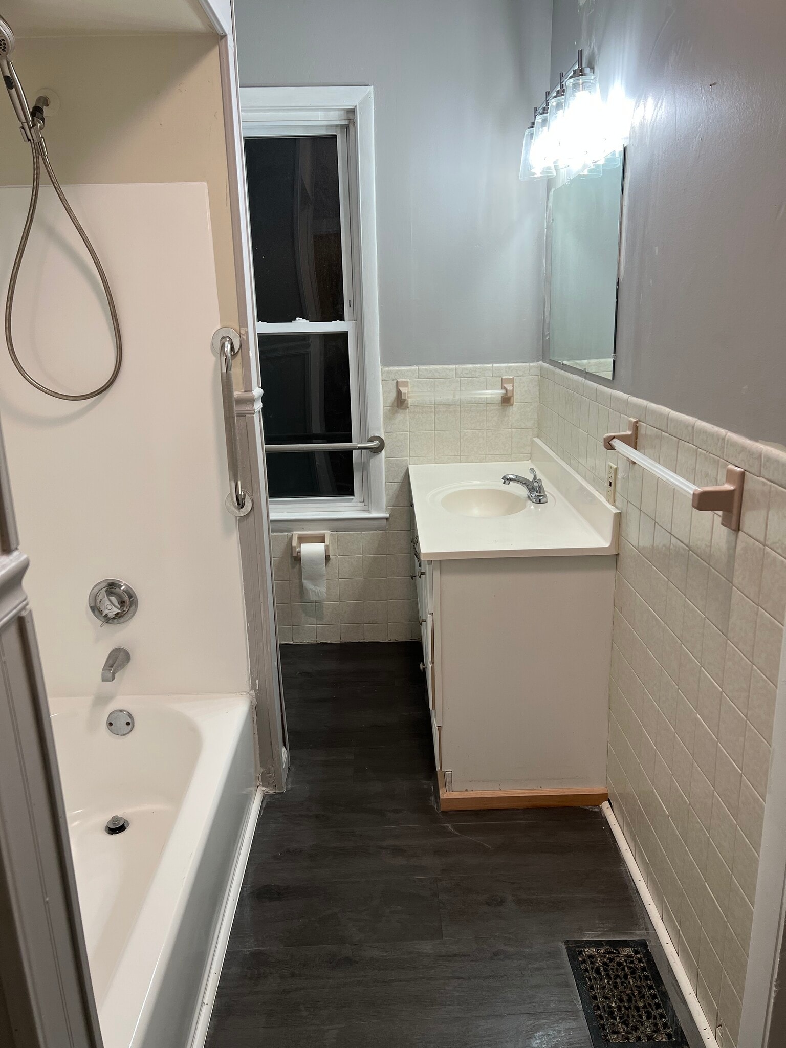 Bathroom - 24 Archer St