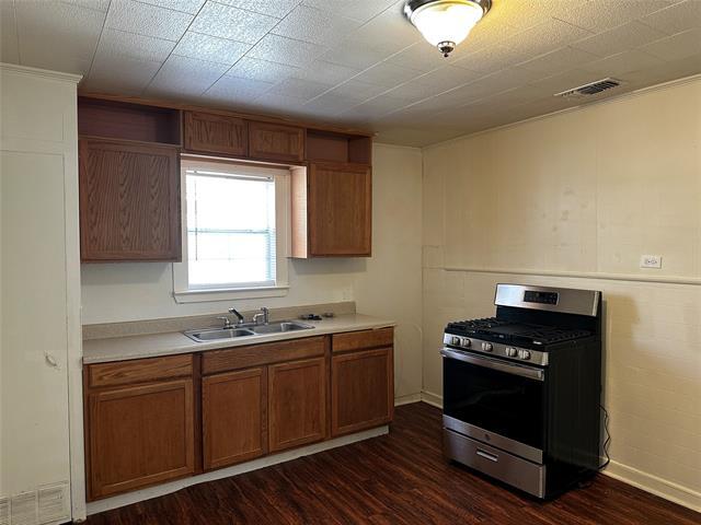 Building Photo - 701 Cranford St