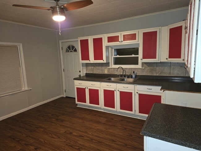 Building Photo - 2235 Hamilton Ave