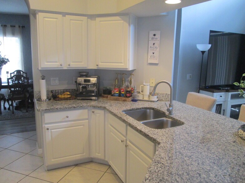 Building Photo - 2675 Dover Glen Cir