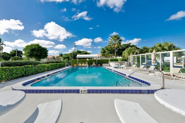 Building Photo - 52 Yacht Club Dr