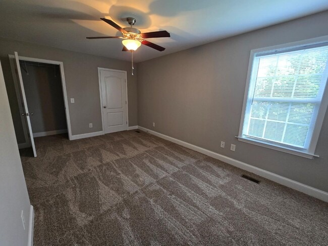 Building Photo - 719 Cobblestone Dr