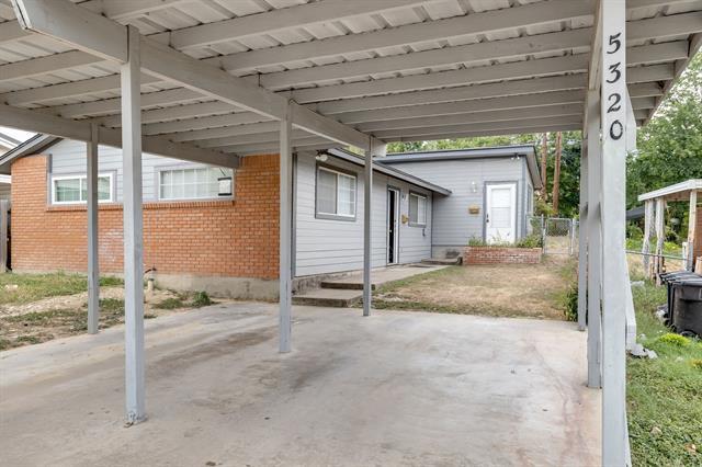 Building Photo - 5320 Lovell Ave