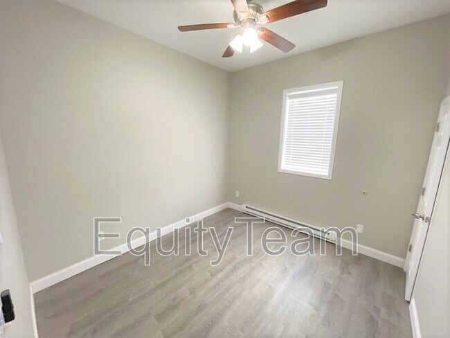 Building Photo - 4723 Peabody Ave