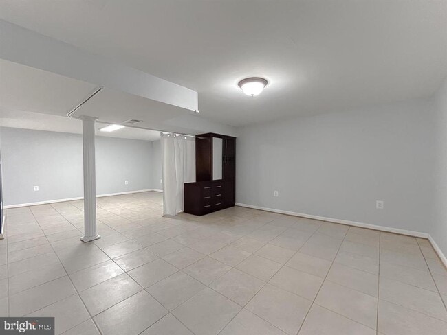 Building Photo - 13519 Grenoble Dr
