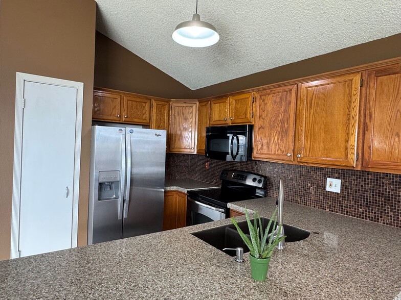 Kitchen - 7504 Liberty Bell Dr