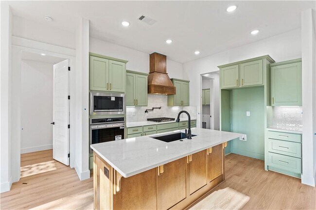 Building Photo - 2 Kolman Ln