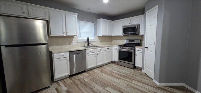 Building Photo - 5210 Nautilus Ln