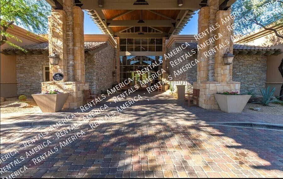 Building Photo - 3055 N Red Mountain