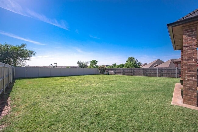 Building Photo - 18121 Haslemere Ln