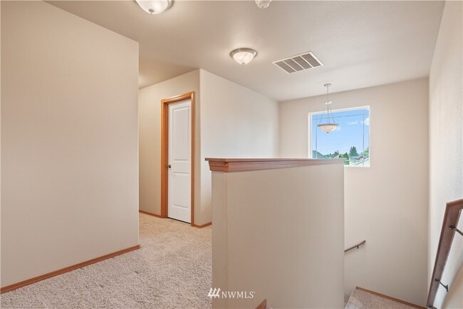 Building Photo - 6405 160th Ave E