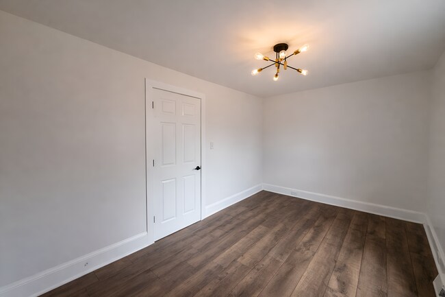 Building Photo - Gantt ST