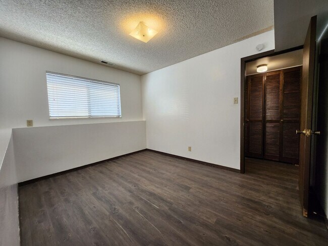 Building Photo - 2103 Chautard Dr