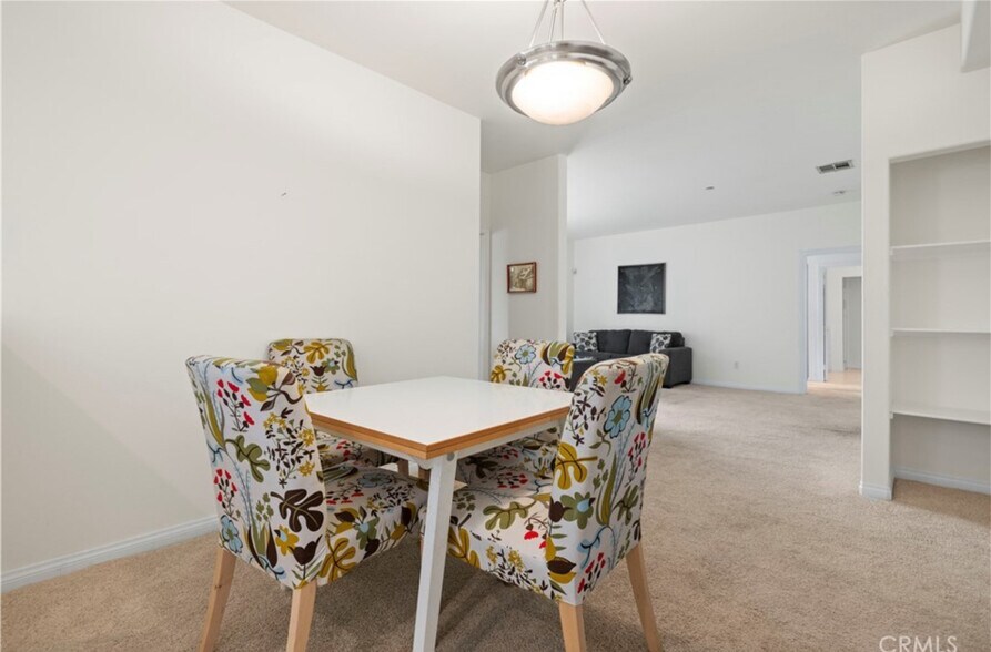 Dining area - 9610 Zelzah Ave