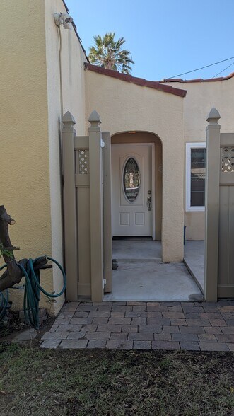 Building Photo - 1203 N Kenilworth Ave