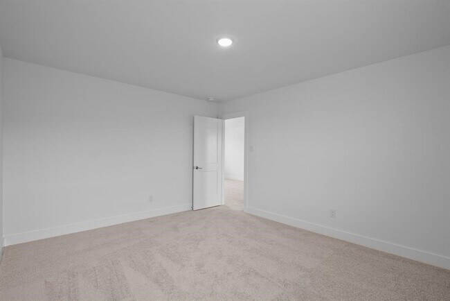 Building Photo - 31915 Splendor Dr