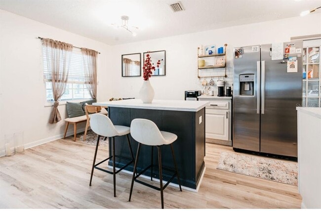 Building Photo - 3229 W Fielder St