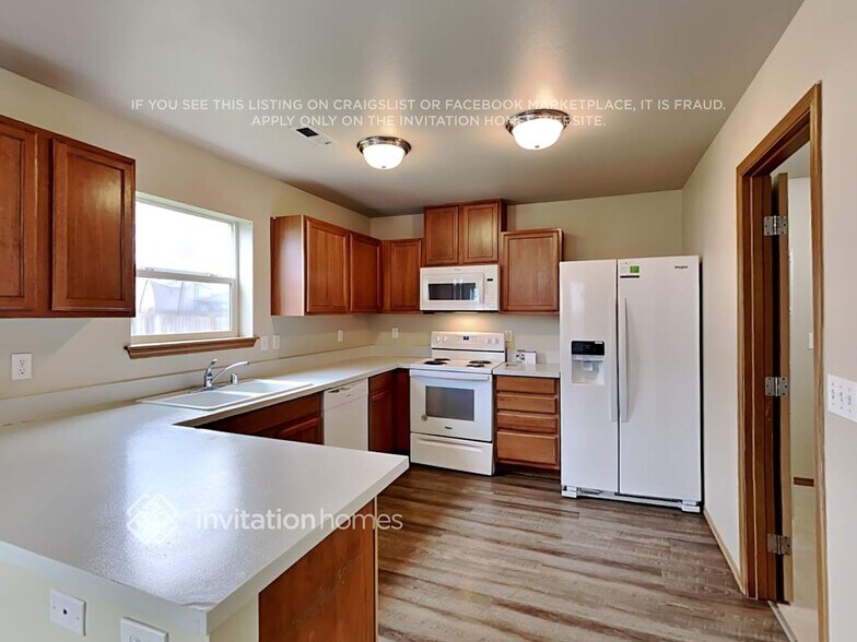 Building Photo - 1509 203rd St E