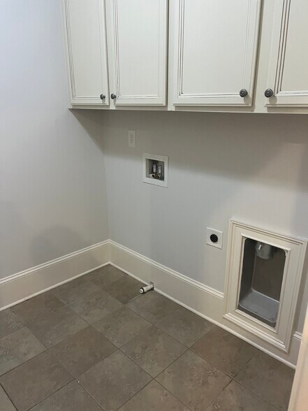 Building Photo - 4040 Felton Cir