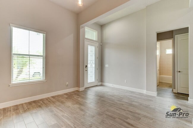 Building Photo - 6263 W Fallsgrove Ln