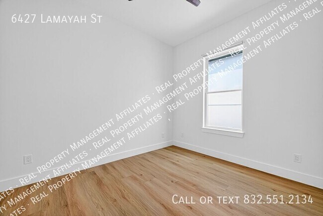 Building Photo - 6427 Lamayah St