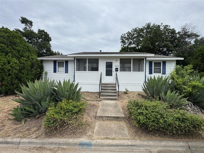 Primary Photo - 1401 Olander St