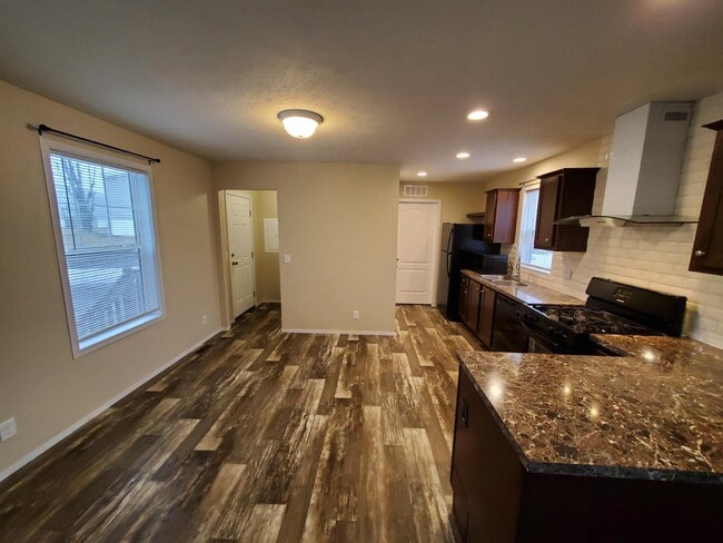 Building Photo - 8 Parakeet Hill Dr