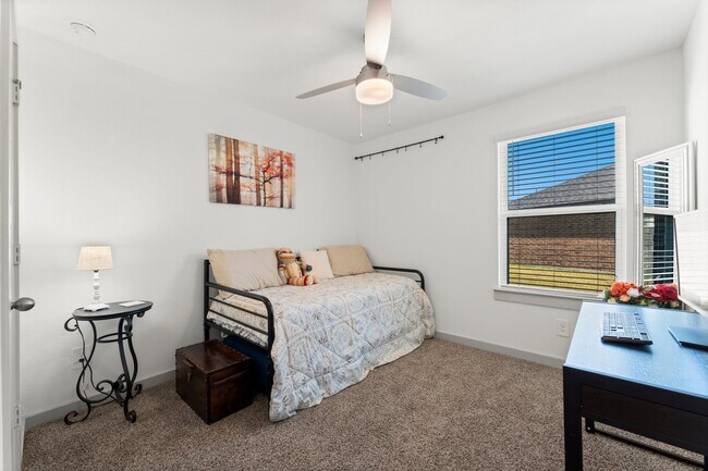 Building Photo - 1007 Cotswold Ct