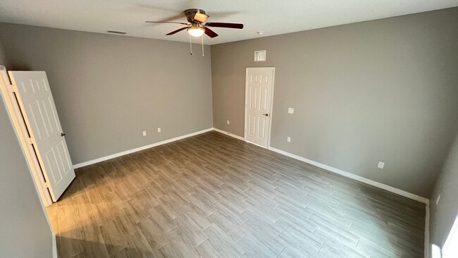 Building Photo - AWESOME 3 Bedroom, 2 Bathroom Home in Beautiful Palm Bay!!