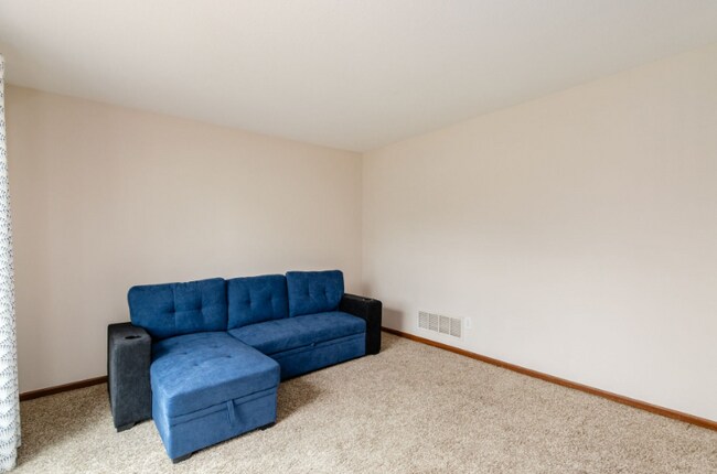 Building Photo - 8370 Payson Dr