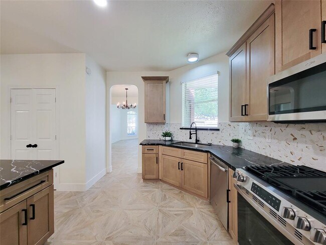 Building Photo - 218 Windrift Ct
