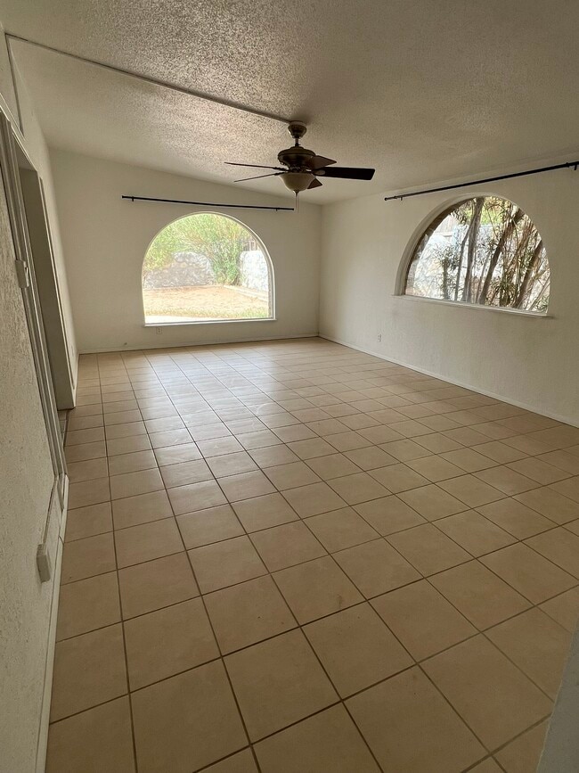 Building Photo - 10301 Album Ave