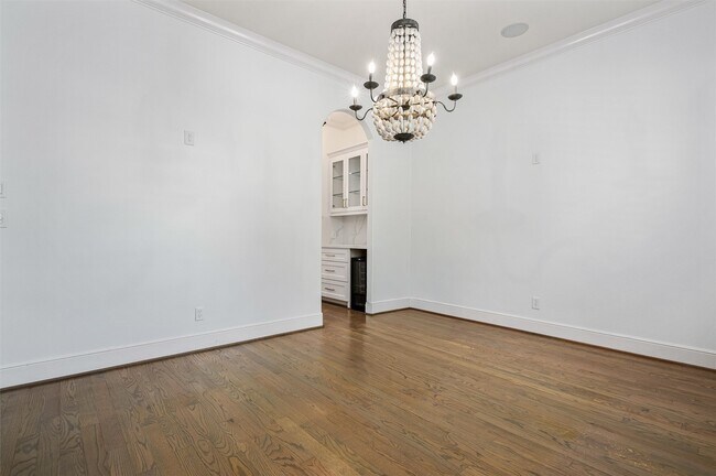 Building Photo - 4523 Maple St