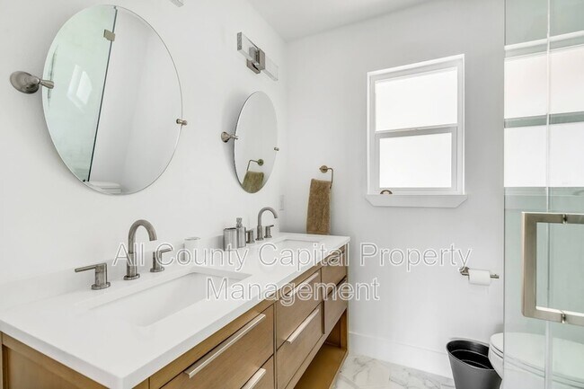 Building Photo - 112 W Mimosa Cir