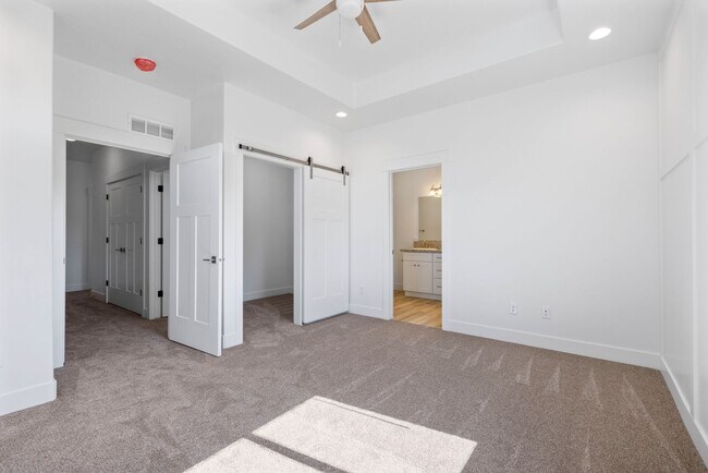 Building Photo - MODERN 3 BED 2.5 BATH HOMES IN ST ANTHONY