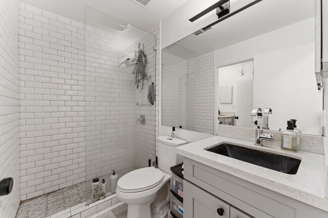 Building Photo - Kihei Villages - Unfurnished upstairs unit 2 bd/1.5 bath. Nicely remodeled.