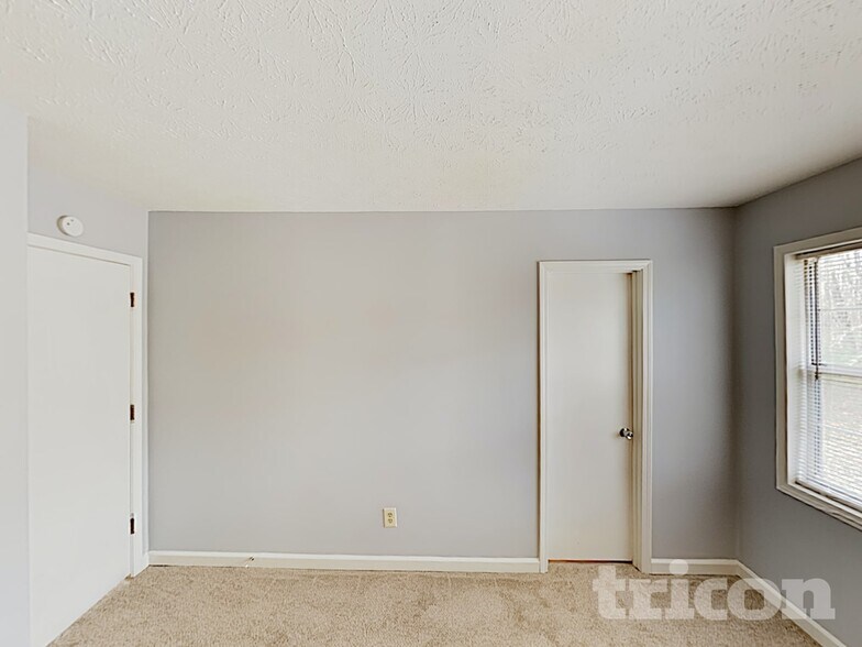 Building Photo - 3626 Whitfield Way