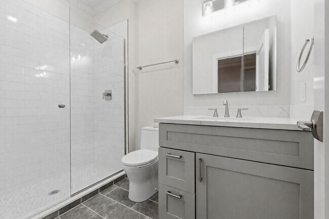 Building Photo - 232 Clarendon St