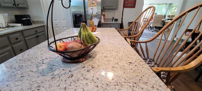 Building Photo - 416 W Howry Ave