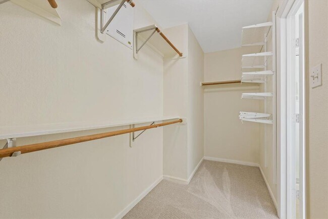 Building Photo - 10222 Squirehill Ct