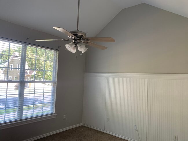 Building Photo - 1507 NE Benjamin Greens