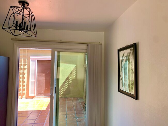 Great air flow - 11138 Aqua Vista St