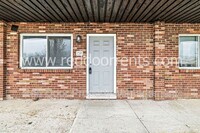 Building Photo - 10301 Medallion Dr