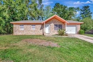 Building Photo - 1200 Margaret Dr