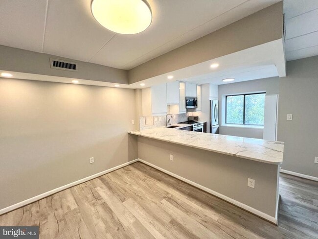 Building Photo - 118 Roberts Ln