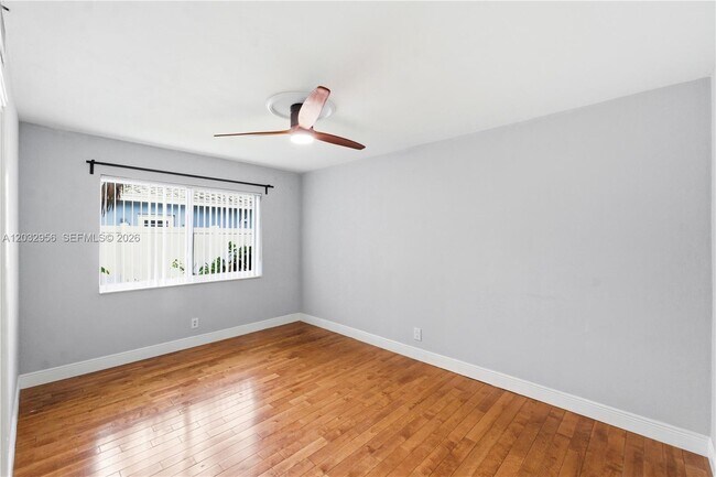 Building Photo - 719 N 31st Rd