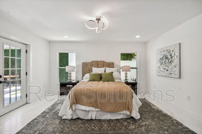 Building Photo - 110 28th Ave N