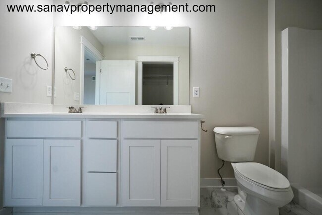 Building Photo - Your Dream Home Awaits You! A 4-Bed, 2.5 - Bath in Bondurant!