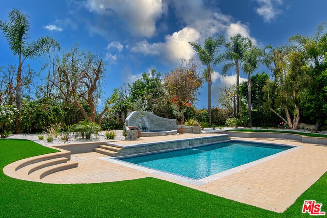Building Photo - 25522 Colette Way